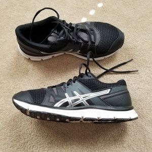Mens Aciscs size 8.5